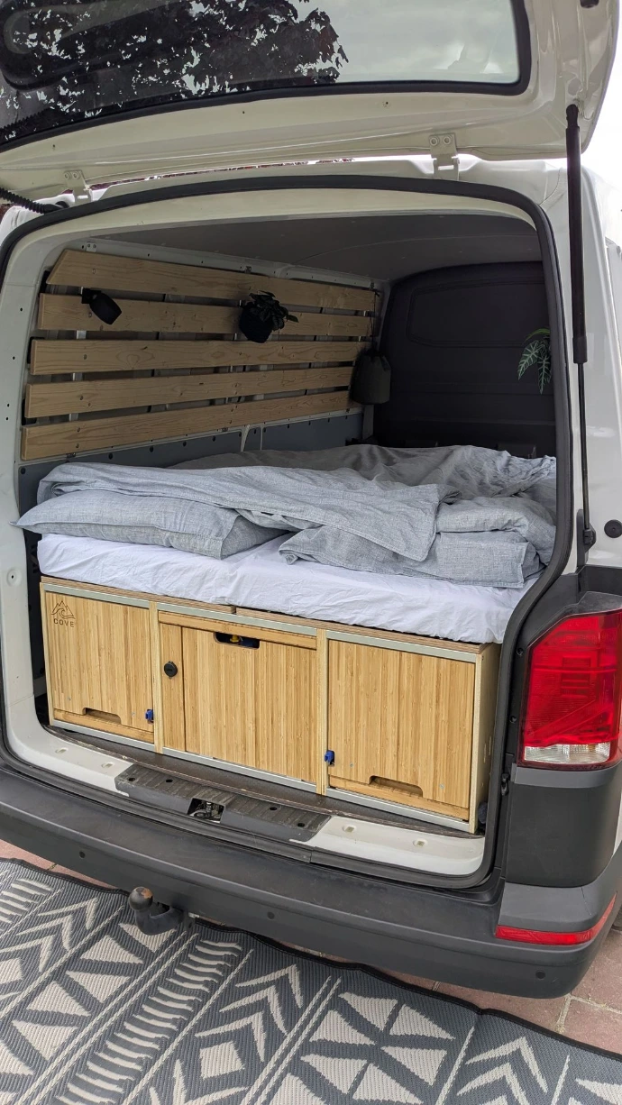 Camperbox Cove box comfortabel bed opgemaakt